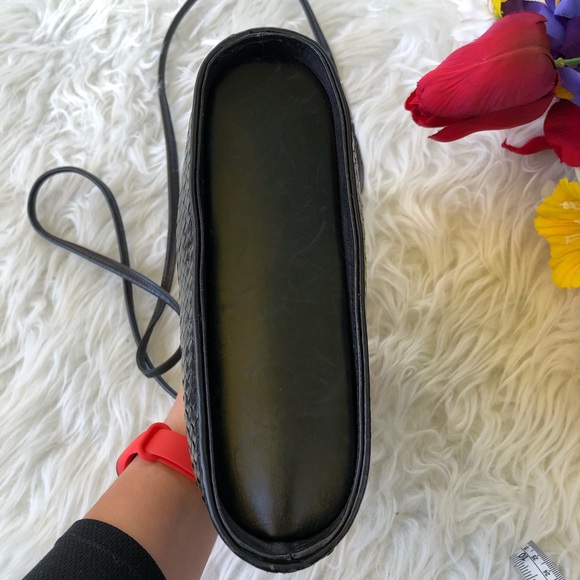 🌺vintage woven leather crossbody bag🌺 - Picture 7 of 11